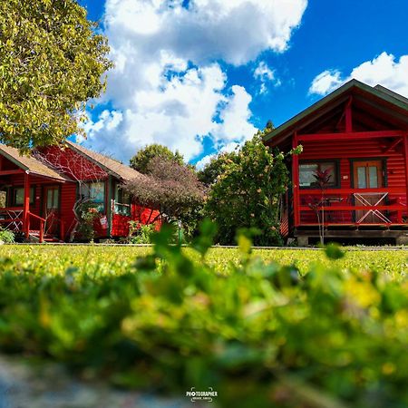The Wooden Rose Cabins Bezet Екстериор снимка