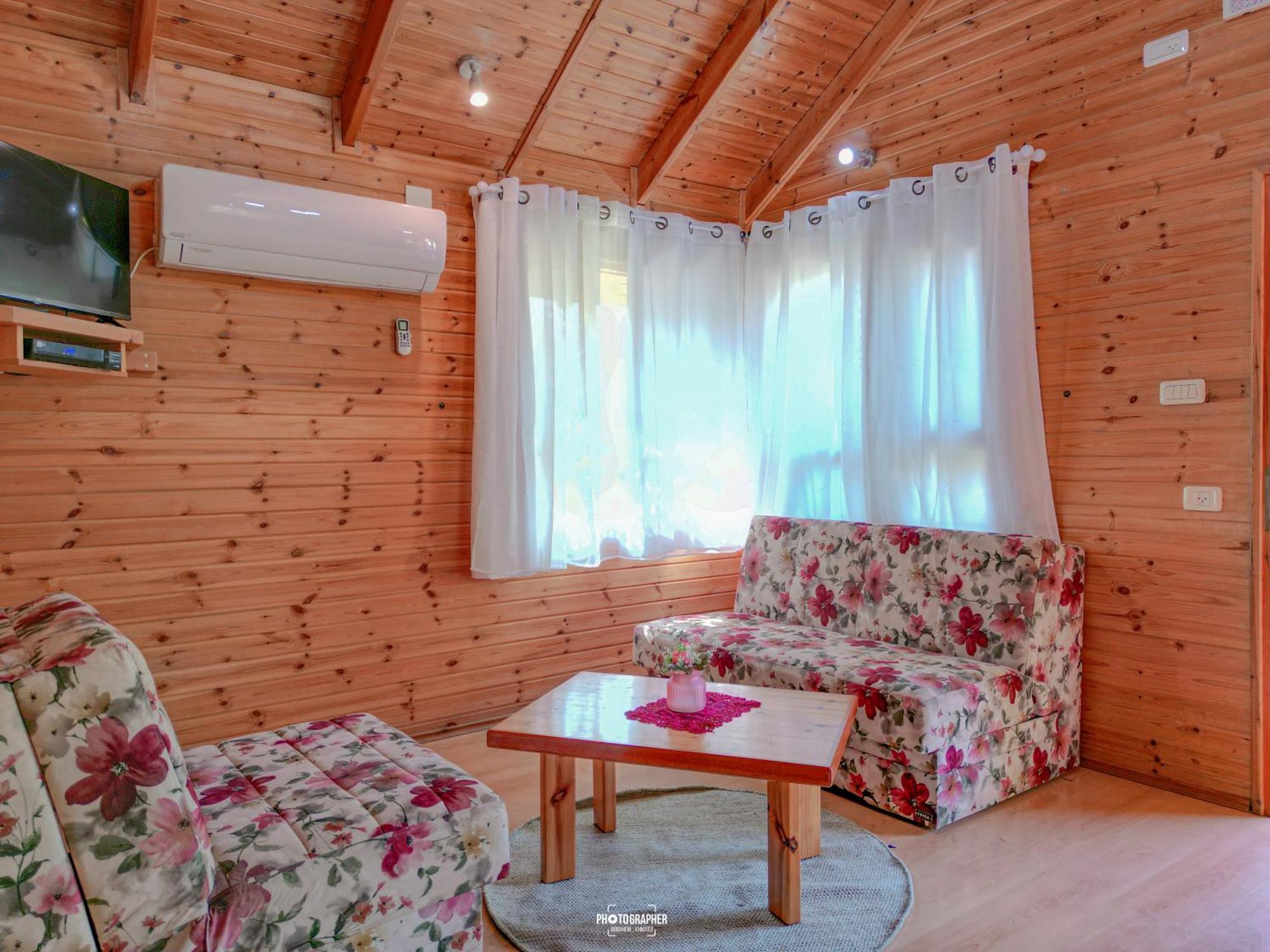The Wooden Rose Cabins Bezet Стая снимка