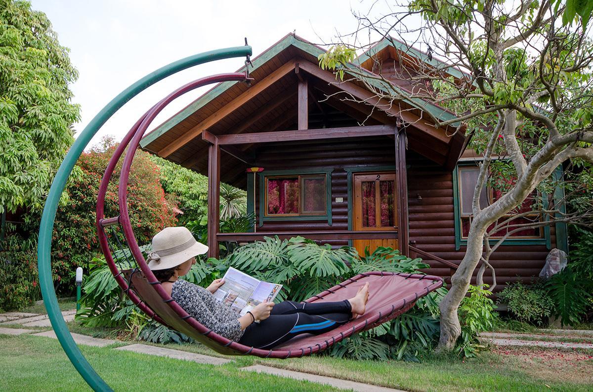 The Wooden Rose Cabins Bezet Екстериор снимка