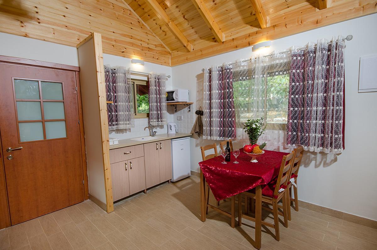 The Wooden Rose Cabins Bezet Екстериор снимка